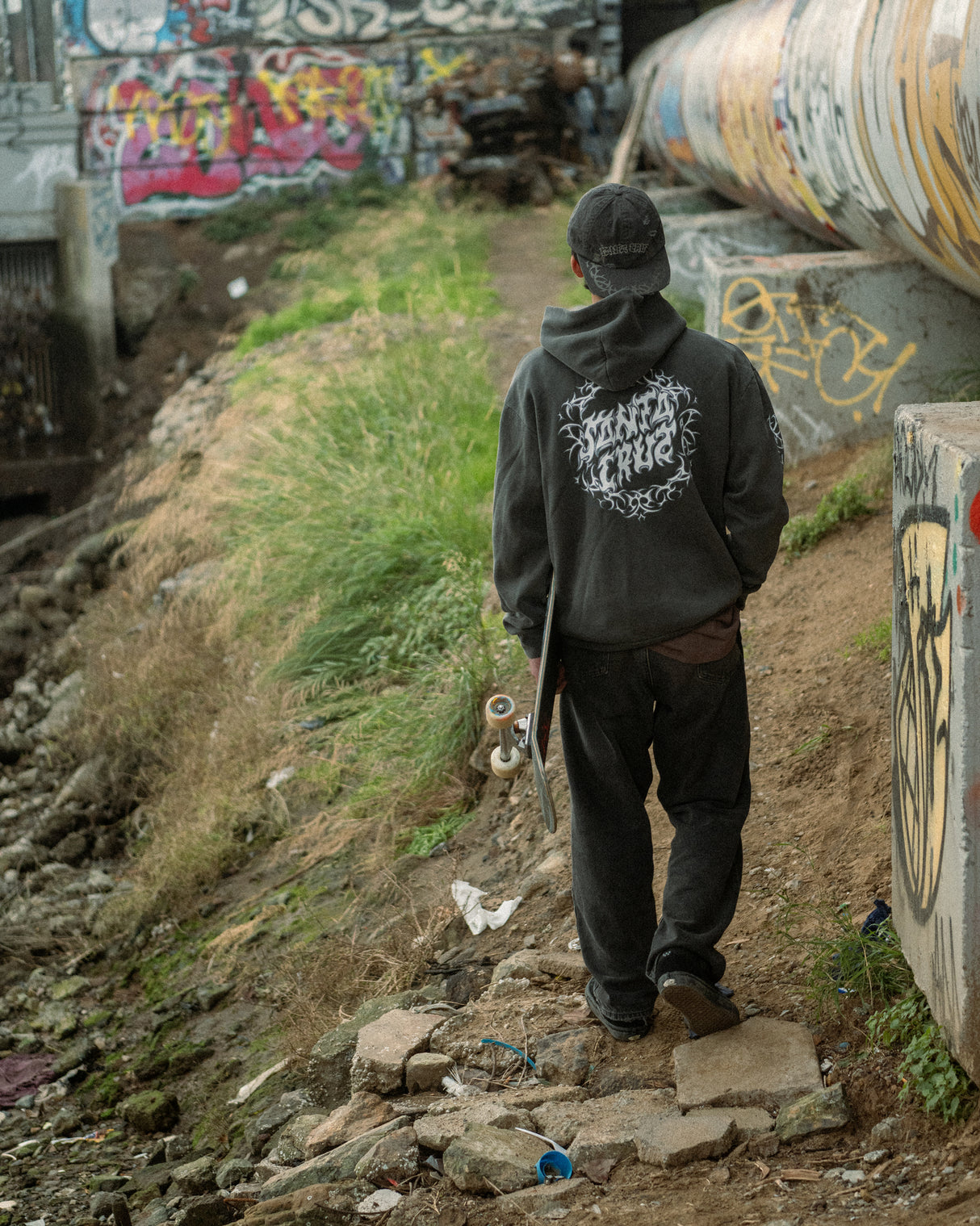 Santa Cruz Razor Dot Center Heavyweight Pigment Black Hooded Sweatshirt