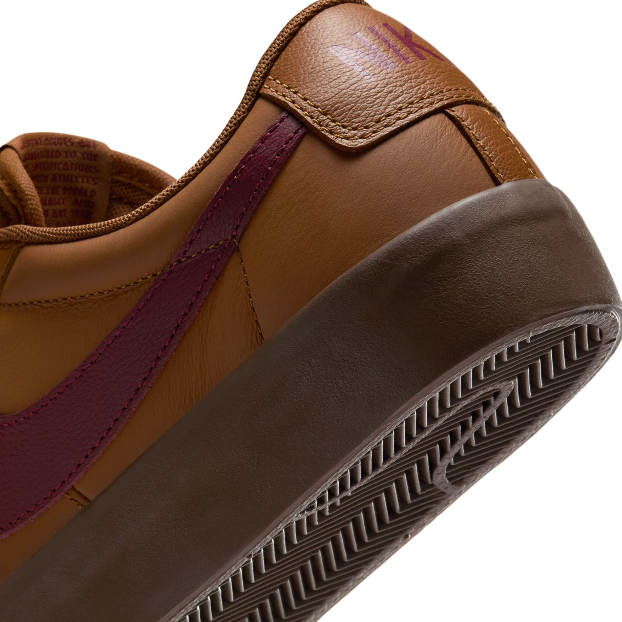 Nike SB Zoom Blazer Low Pro GT Light British Tan/Dark Team Red Shoes