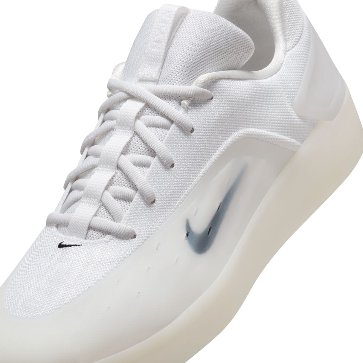 Nike SB Zoom Nyjah 4 White/Black Shoes