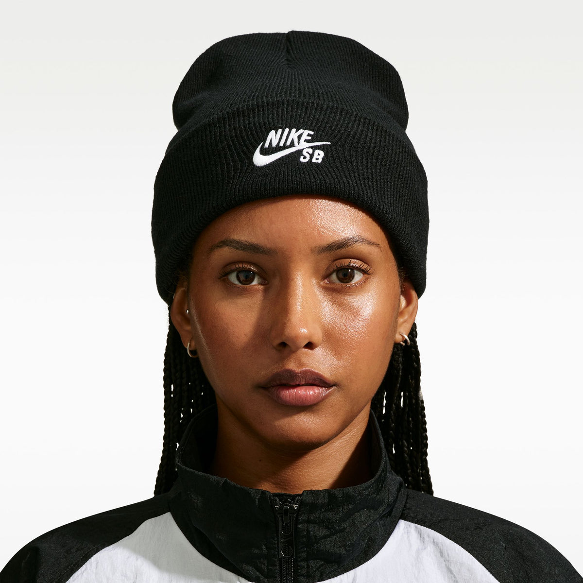 Nike Peak Black/White Beanie
