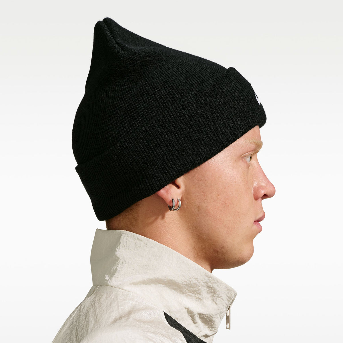Nike Peak Black/White Beanie