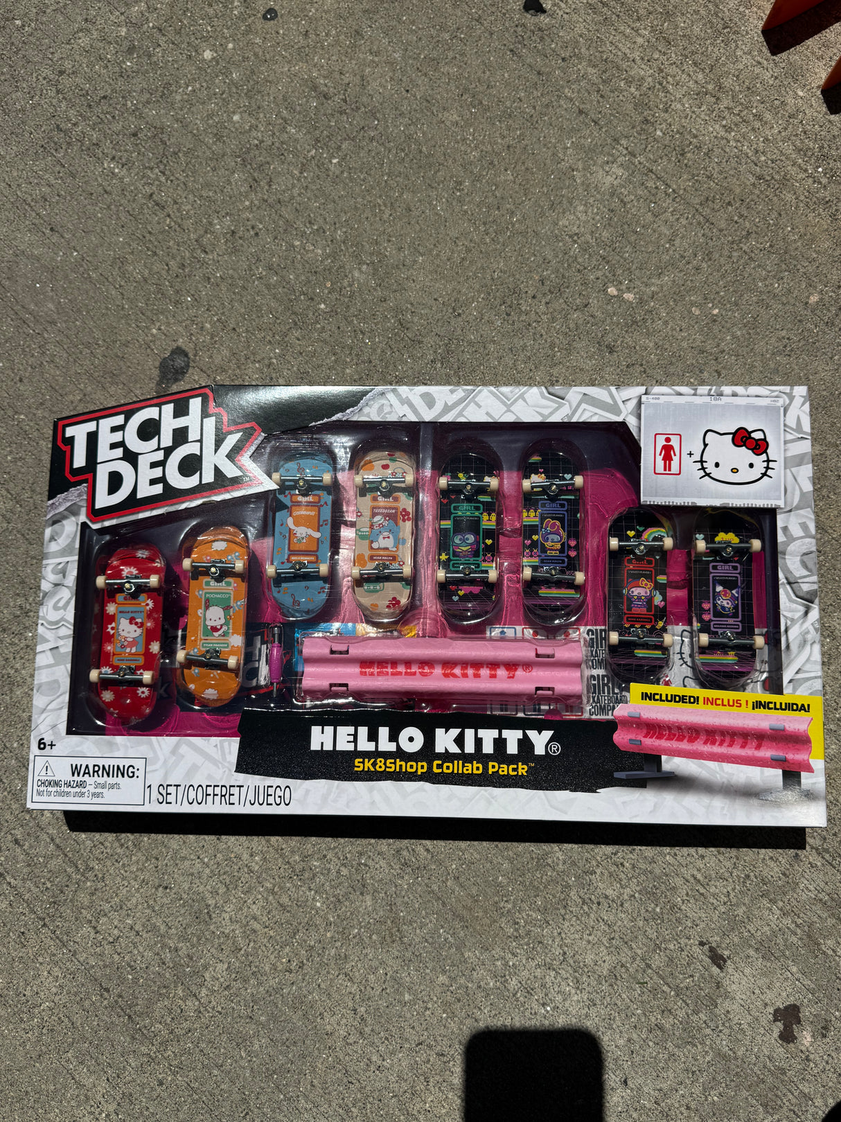 Tech Deck Girl x Hello Kitty Sk8shop Collab Pack Fingerboards