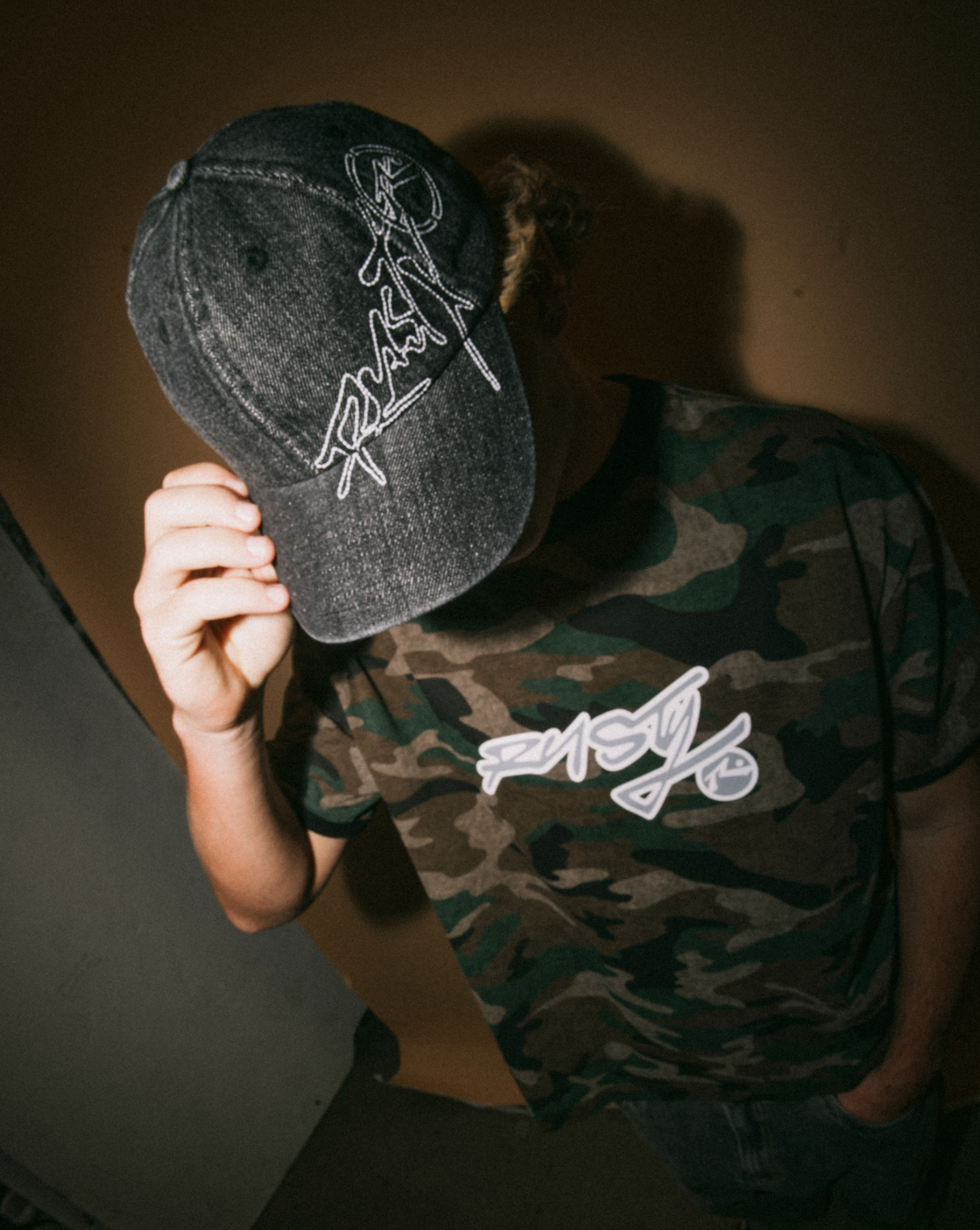 Rusty Hoodus Black 6 Panel Cap