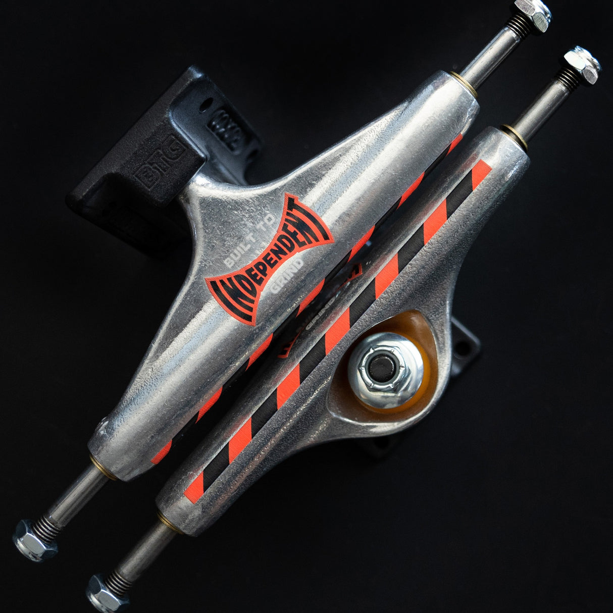 Independent Stage 11 Standard Built To Grind Silver/Black Truck