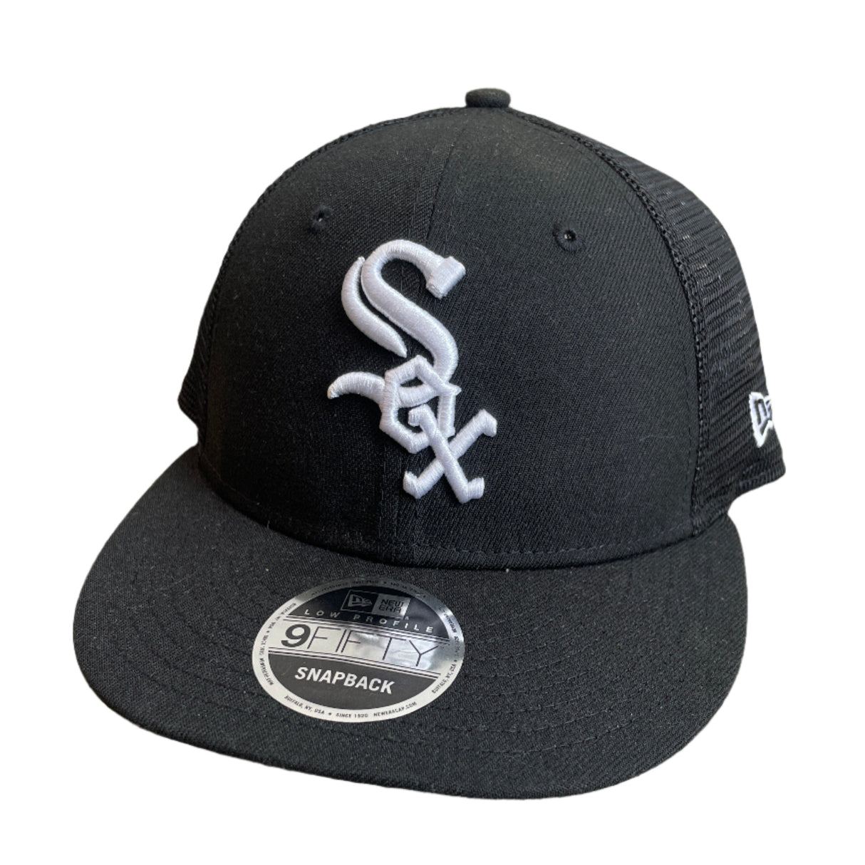 New Era Chicago White Sox Low Profile 950 Trucker Snapback Hat