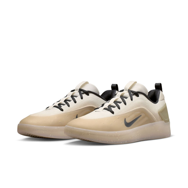 HAY ジムフック ナチュラル S Nike SB Zoom Nyjah 4 Desert Khaki / Dark Smoke Grey Shoes – Long