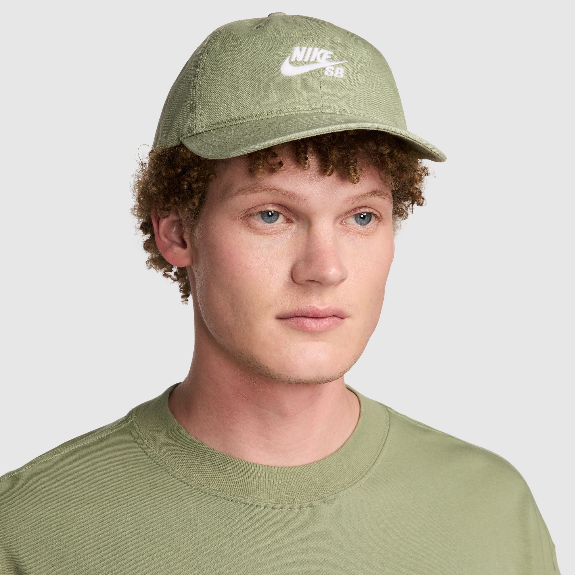 Shops nike sb strapback hats