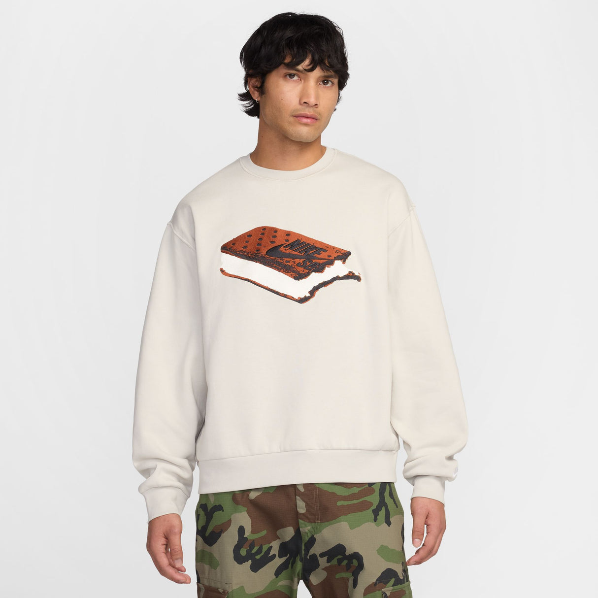 Nike SB Embroidered Slider Light Bone/White Crewneck Sweatshirt