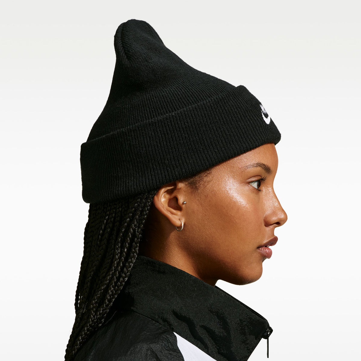 Nike Peak Black/White Beanie