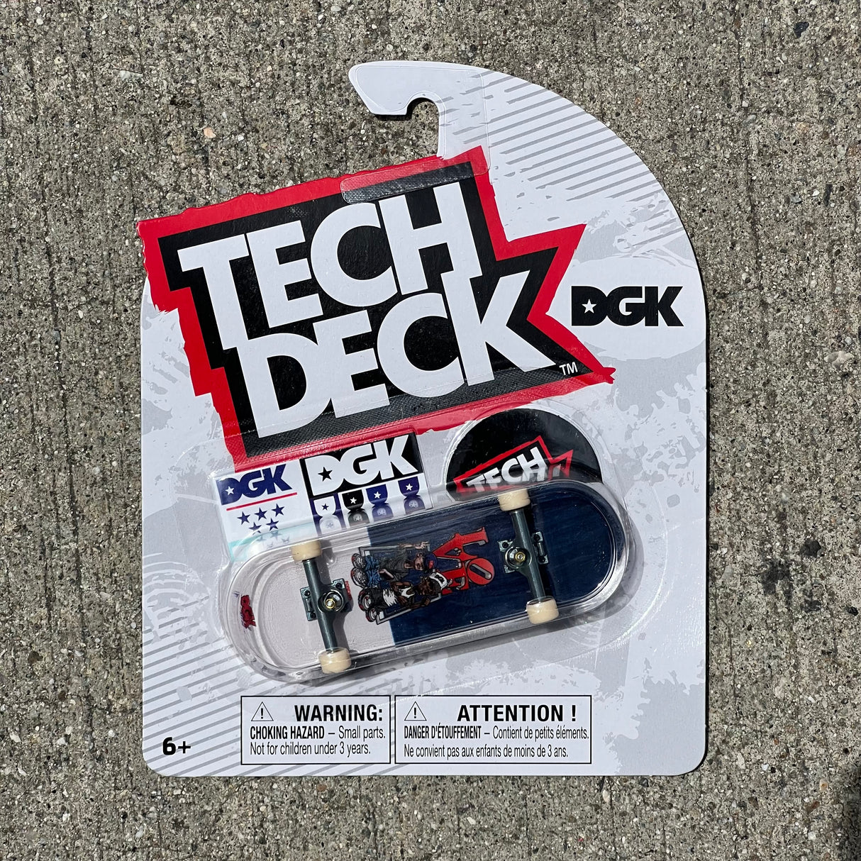 Tech Deck DGK Love Park Sign Fingerboard Complete