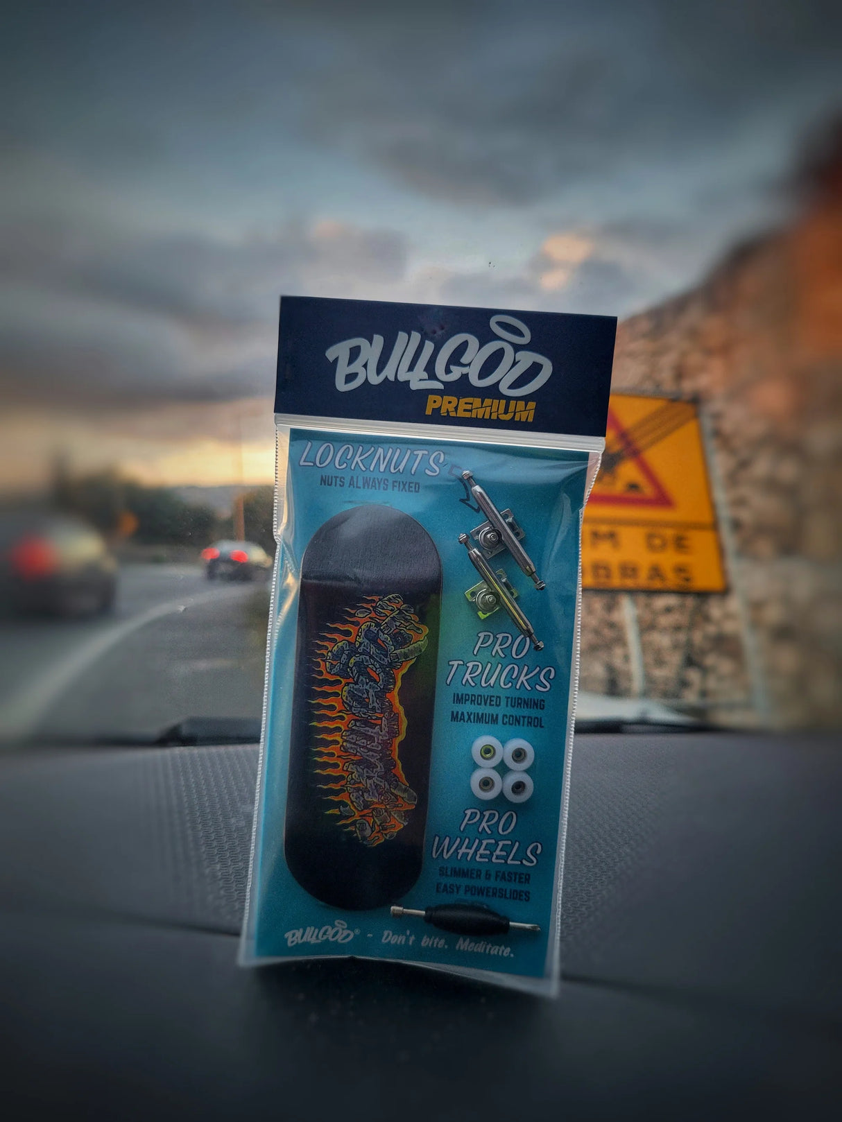 BullGod Flaming Hands Premium Fingerboard Complete